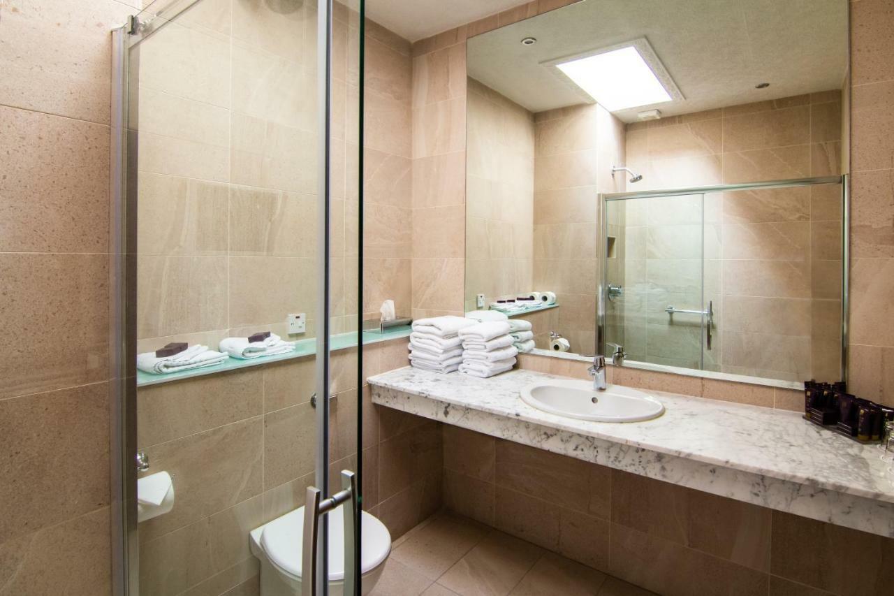 Seven Oaks Hotel Carlow Bagian luar foto